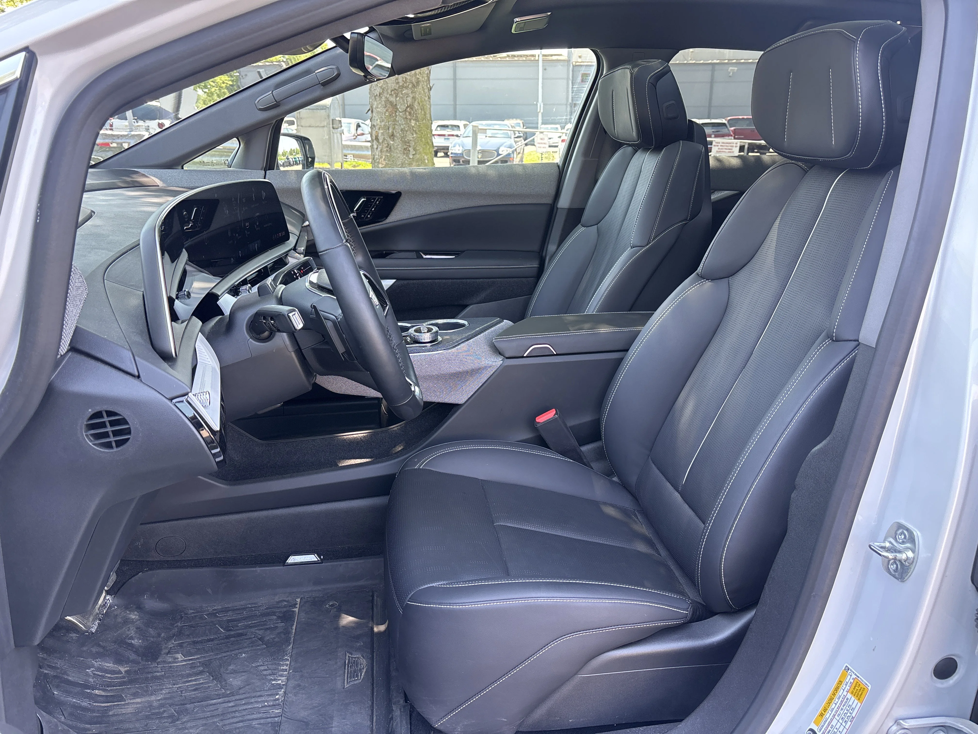 Used 2025 Crystal White Tricoat Cadillac Luxury image 25