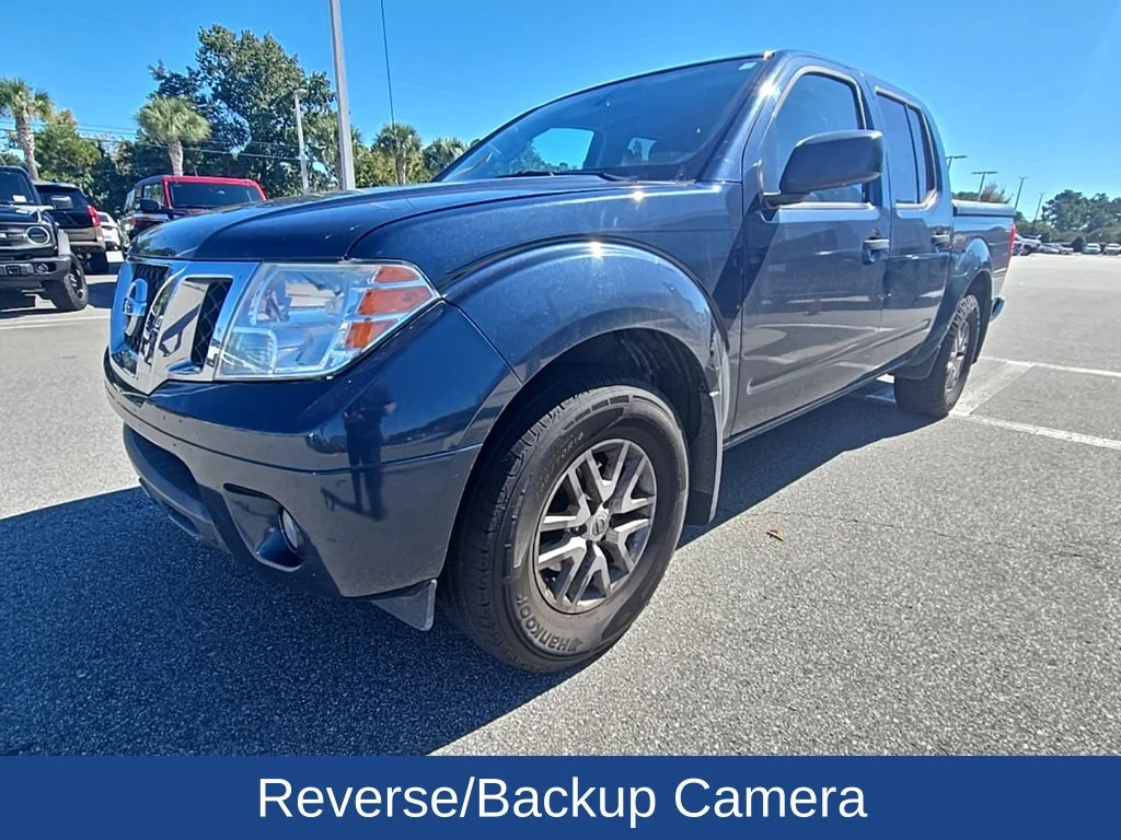 Used 2019 Blue Nissan SV image 3