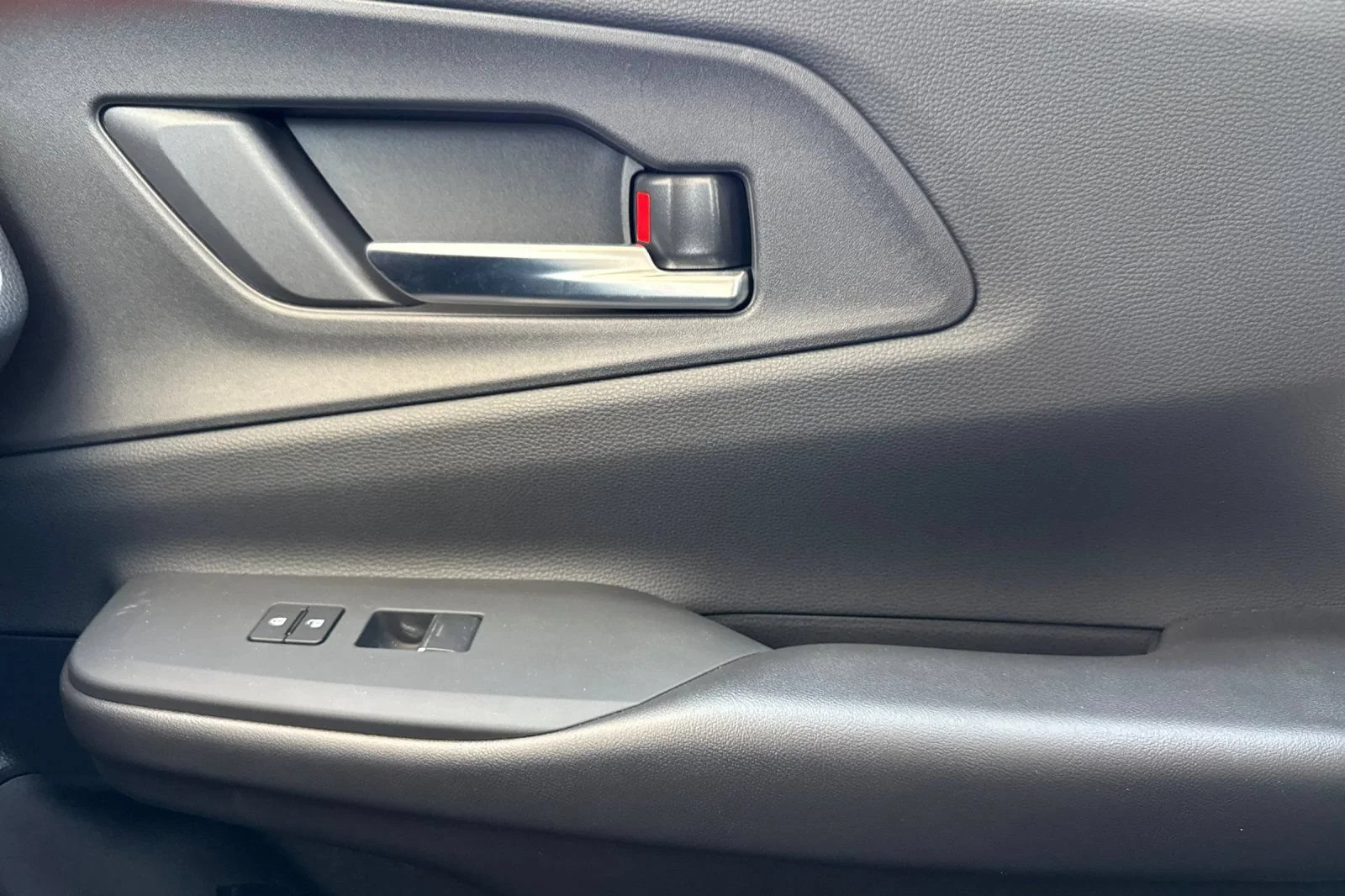Used 2025 Off-white Toyota Nightshade image 17