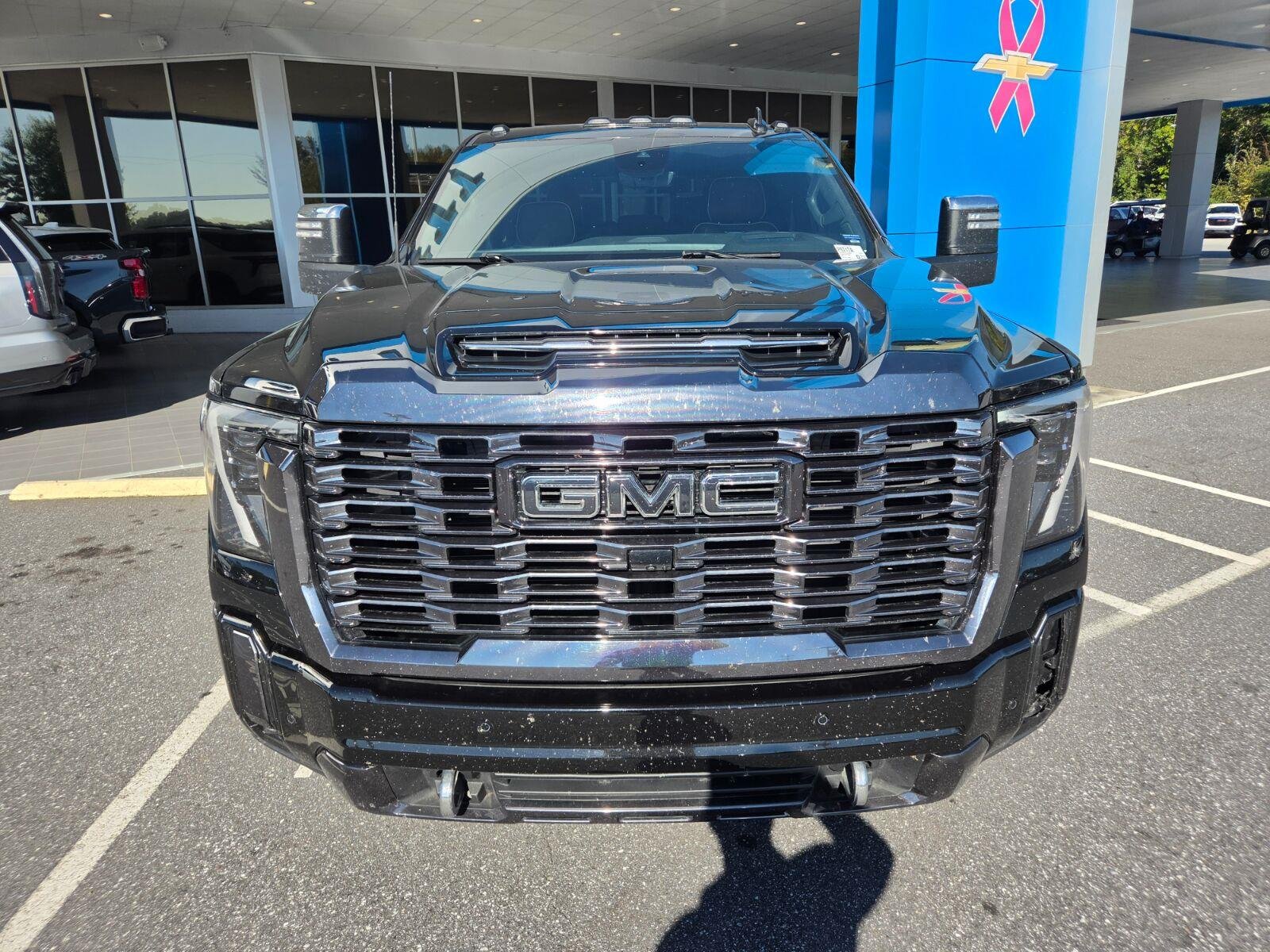 Used 2024 Onyx Black GMC Denali Ultimate image 2