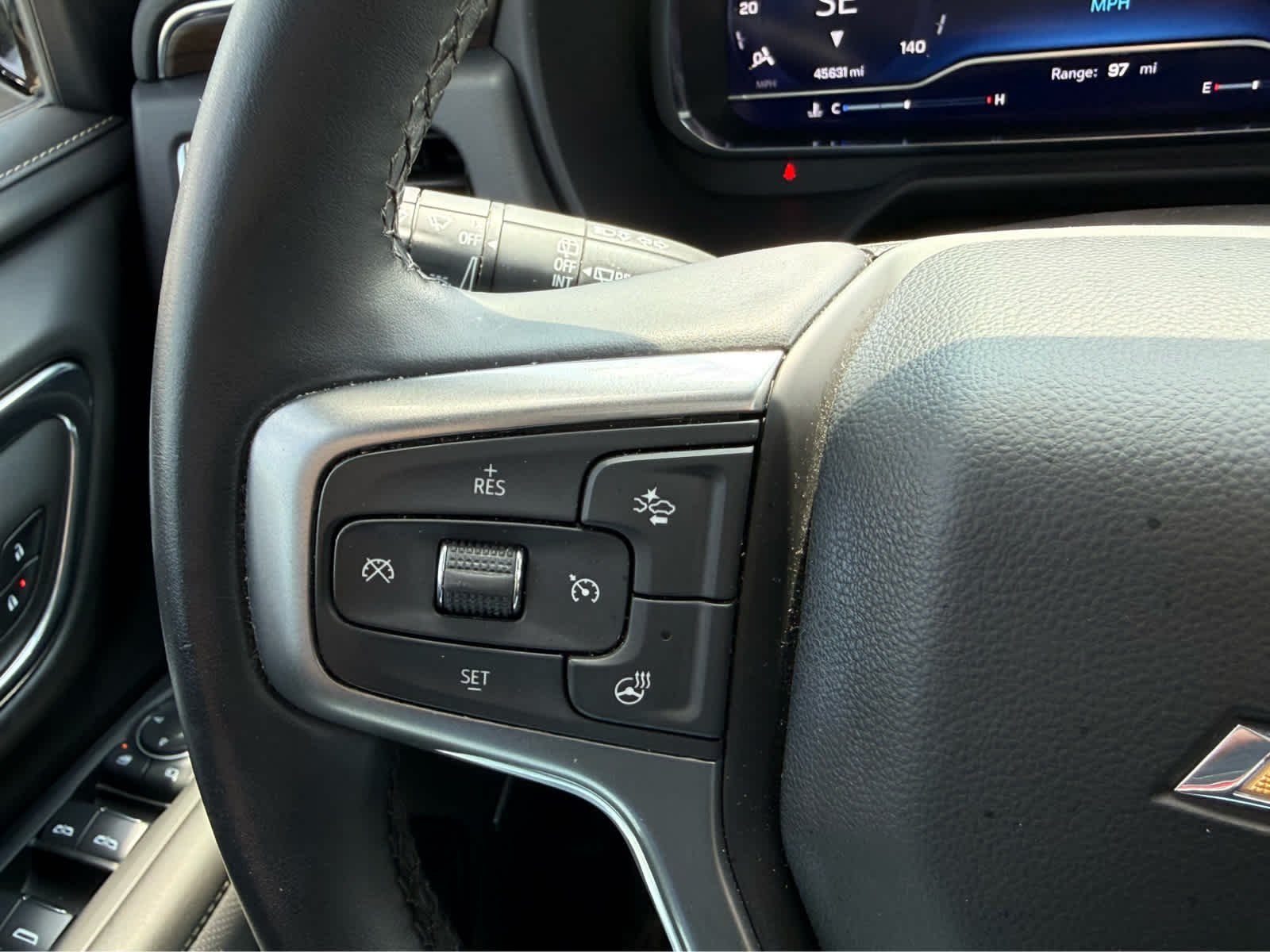 Used 2024 Summit White Chevrolet Premier image 25