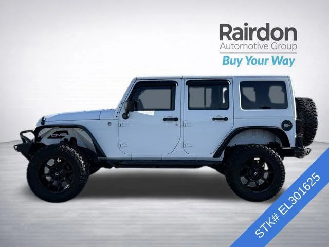 Used 2014 Bright White Clearcoat Jeep Unlimited Sahara image 4