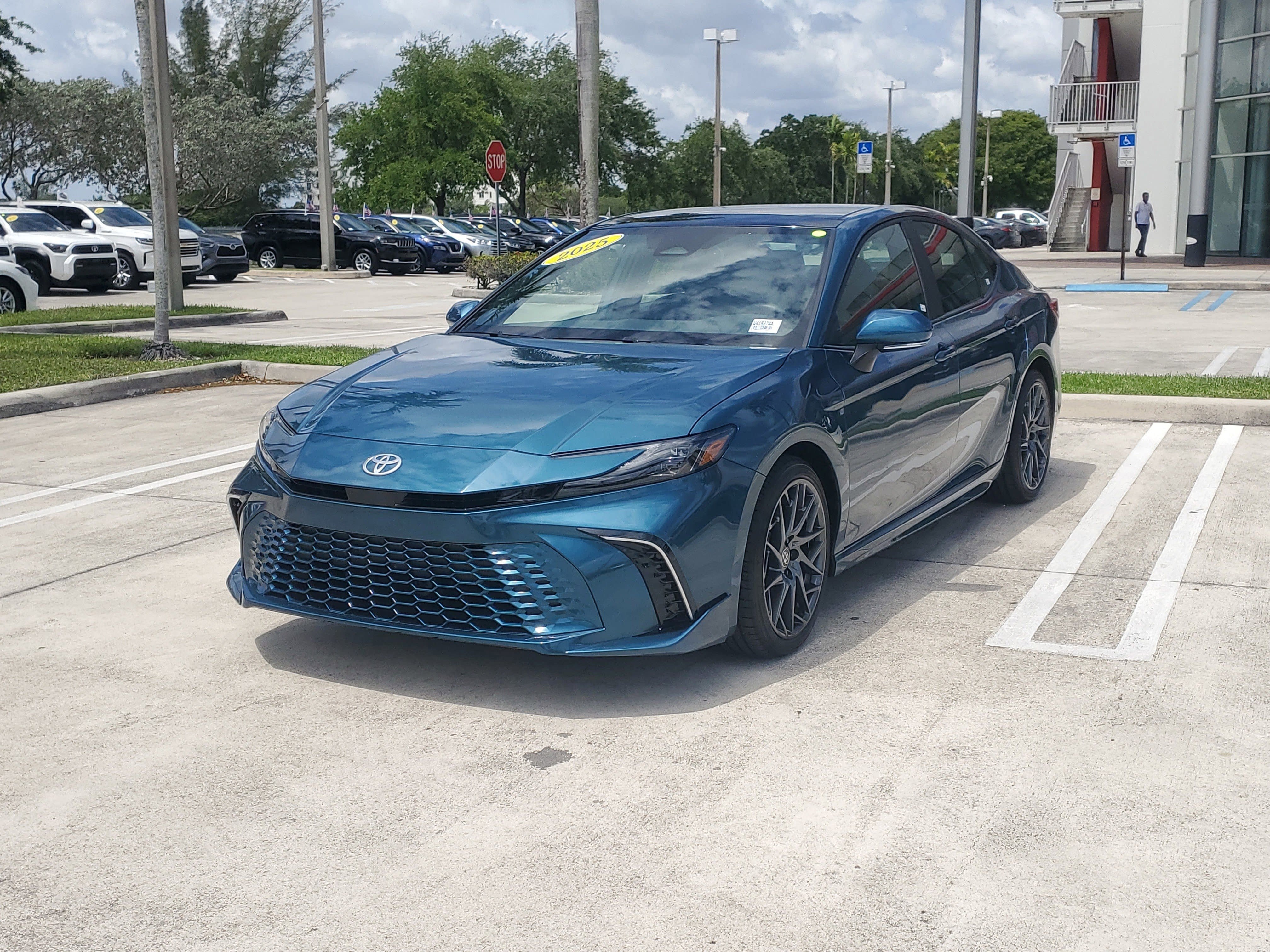 Certified Used 2025 Ocean Toyota XSE image 7