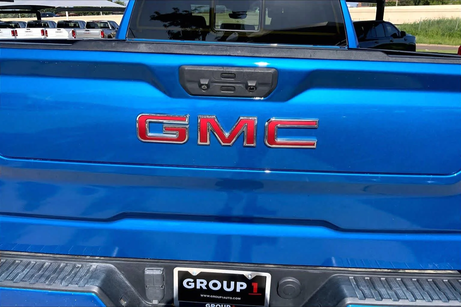 Used 2022 DYNAMIC BLUE METALLIC GMC AT4 image 29