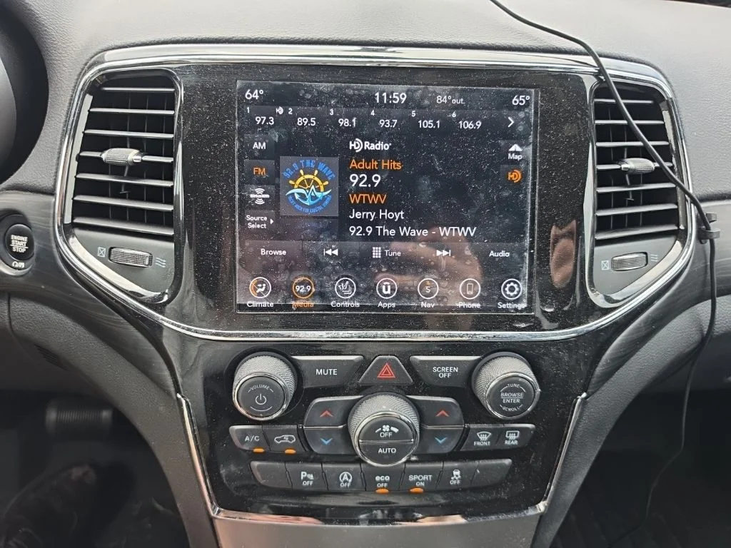 Used 2021 Gray Jeep Laredo X image 24