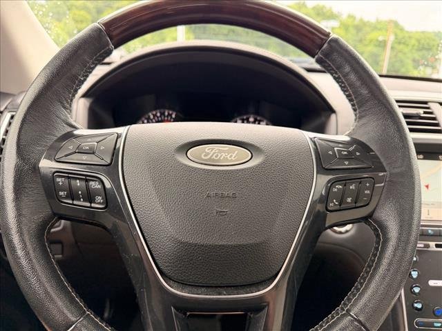 Used 2018 White Platinum Metal Ford Platinum image 17
