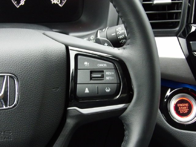 Certified Used 2025 Solar Silver Metallic Honda Touring image 25