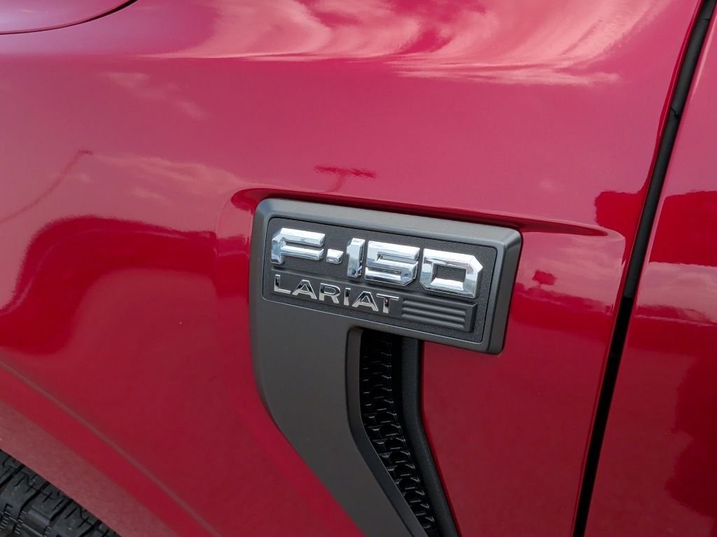 Used 2022 Rapid Red Metallic Tinted Clearcoat Ford Lariat image 51