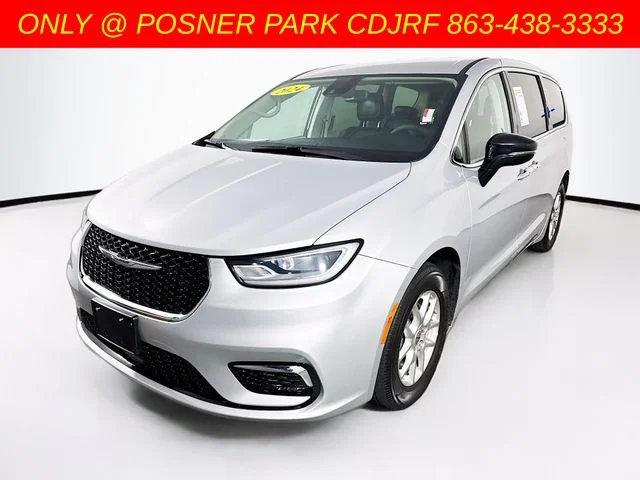 Used 2024 Silver Chrysler Touring L image 3