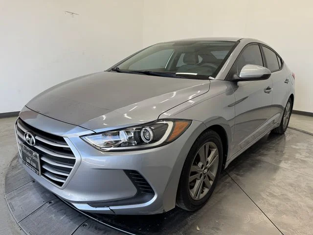 Used 2017 Shale Gray Metallic Hyundai SE image 32