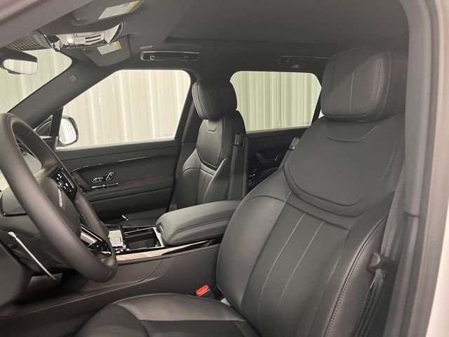 New 2025 Ostuni Pearl White Land Rover Dynamic SE image 9