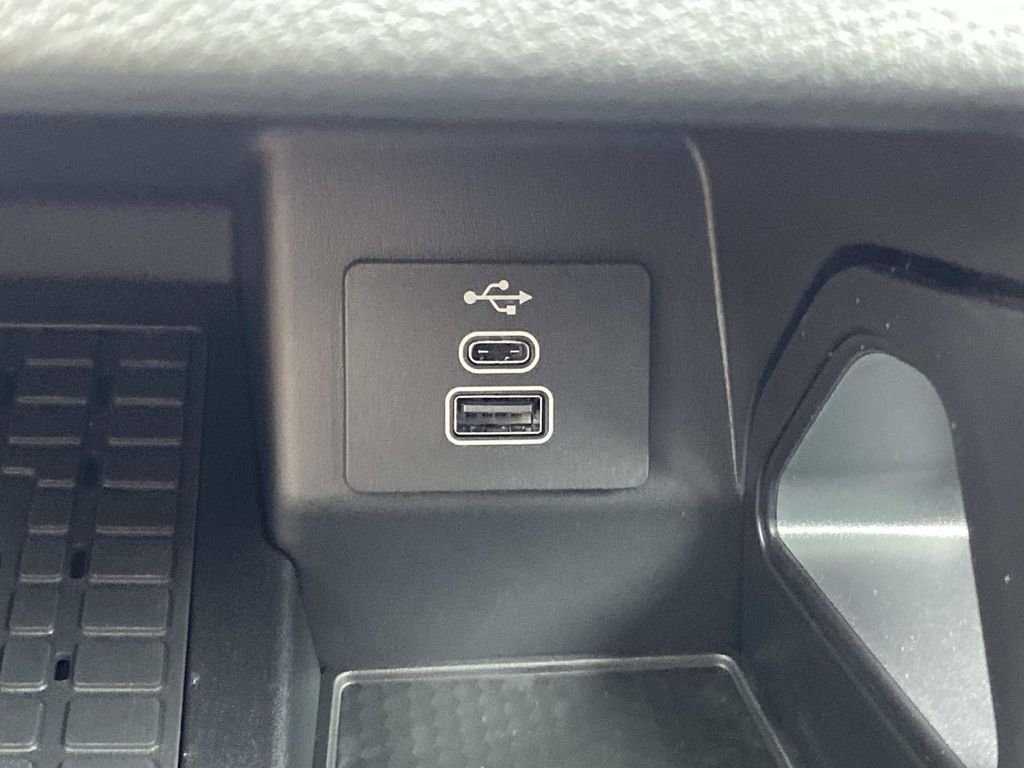 New 2026 Shadow Black Ford XLT image 19