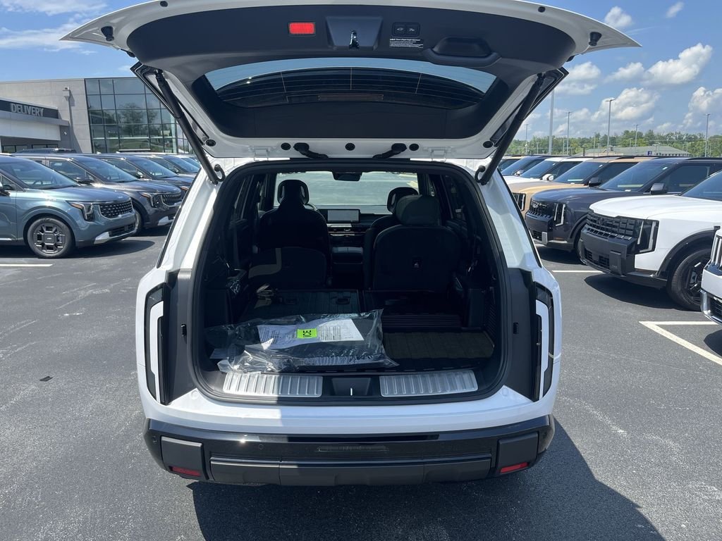 New 2027 Glacial White Pearl Kia X-Line SX image 30