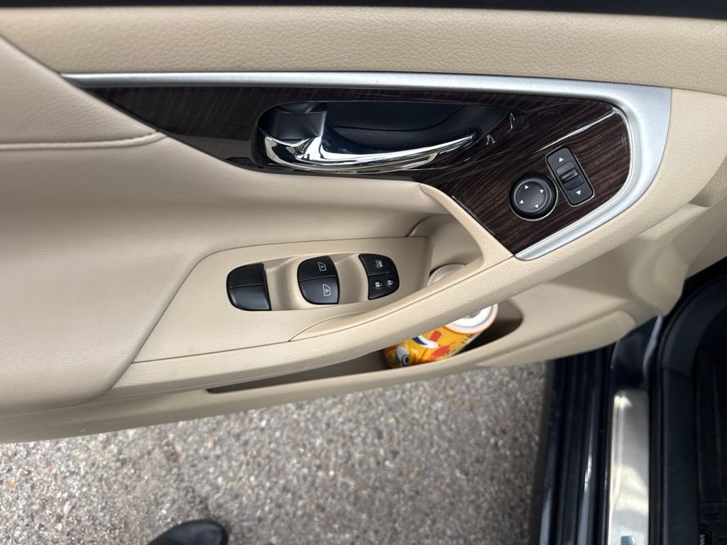 Used 2015 Brown Nissan 3.5 SL image 15