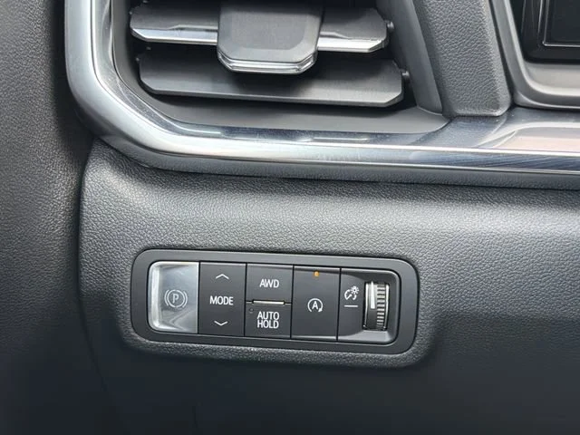 New 2026 Summit White GMC Elevation image 28