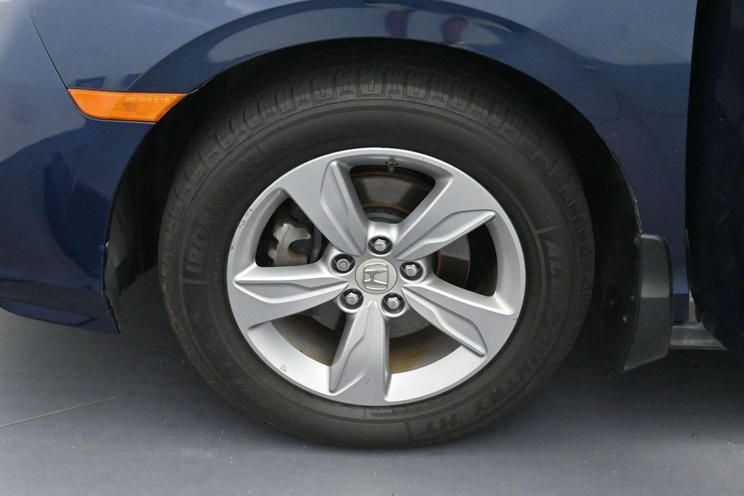 Used 2018 Blue Honda EX-L image 31