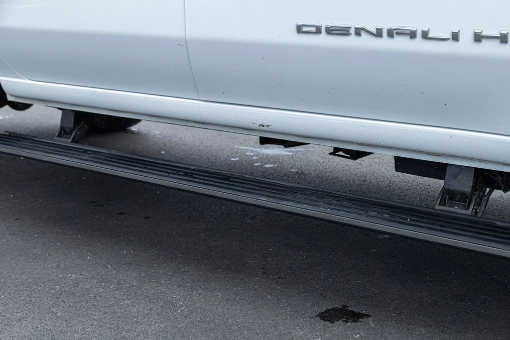 Used 2025 White GMC Denali Ultimate image 16