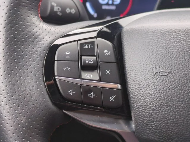 Used 2025 Gray Ford ST-Line image 17