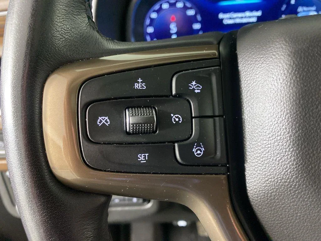 Used 2024 Iridescent Pearl Tricoat Chevrolet High Country image 15
