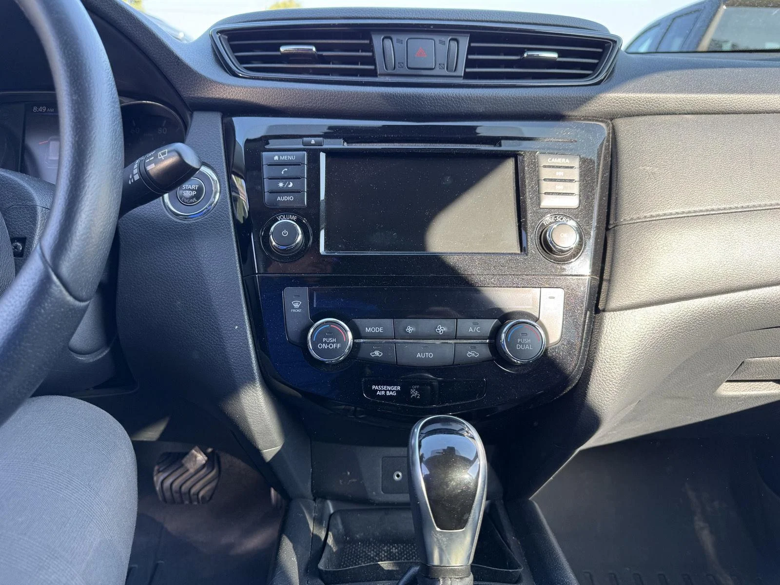 Used 2019 Gy Nissan SV image 9