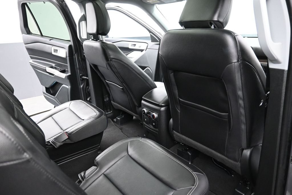 Used 2023 Gray Ford Limited image 12