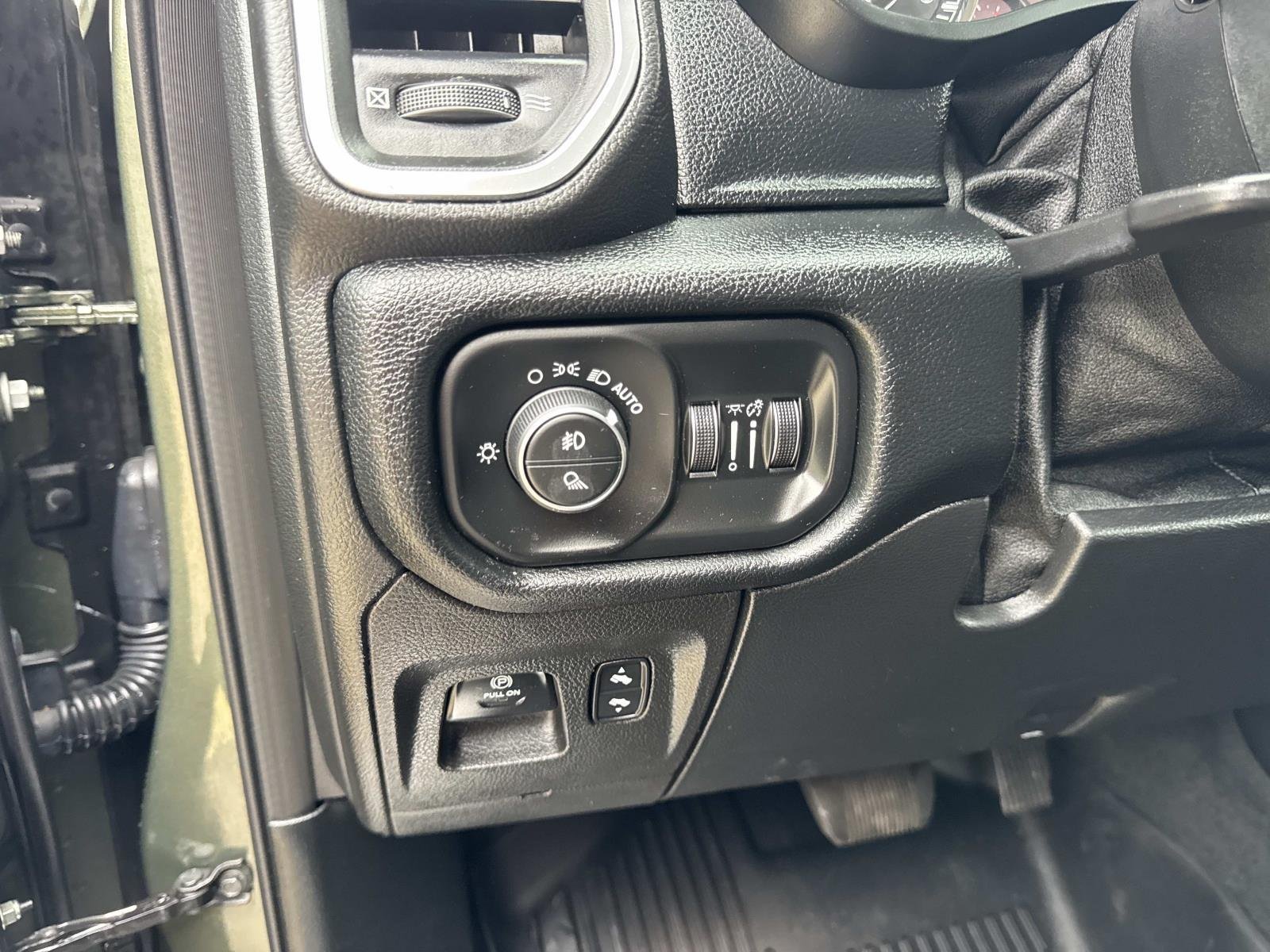 Used 2021 Olive Green Pearlcoat Ram Laramie image 20