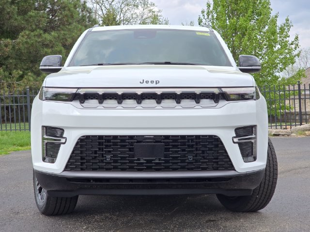 New 2026 Bright White Clear-Coat Exterior Paint Jeep  image 3