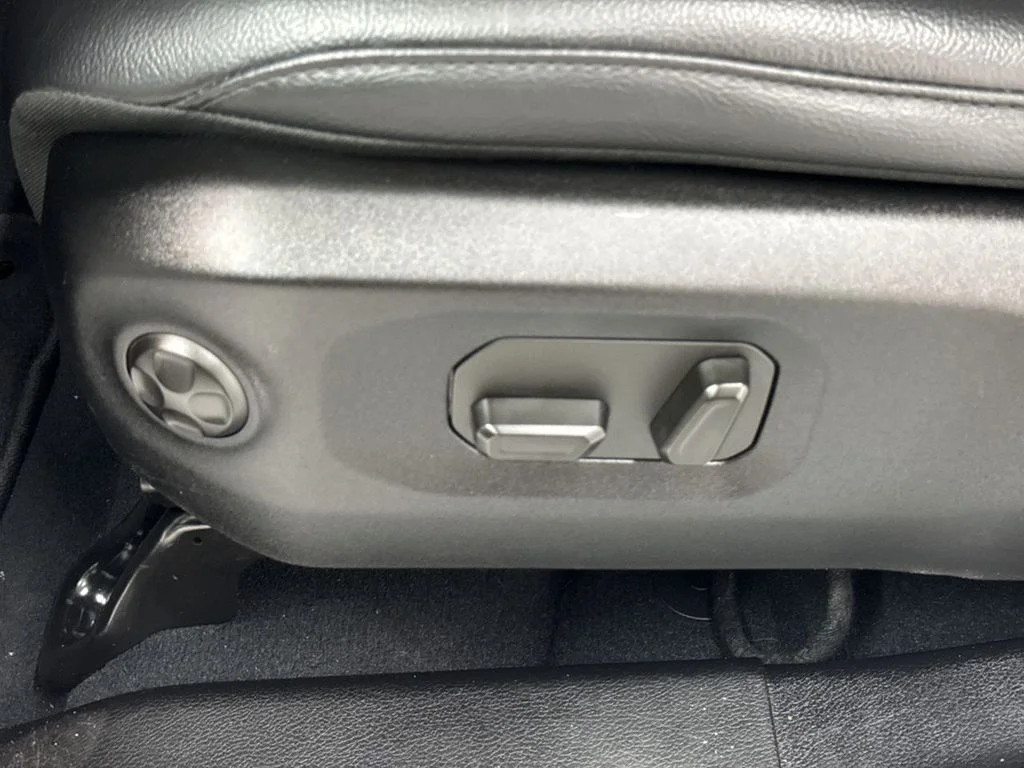 Used 2024 Bright White Clearcoat Jeep Sahara image 14