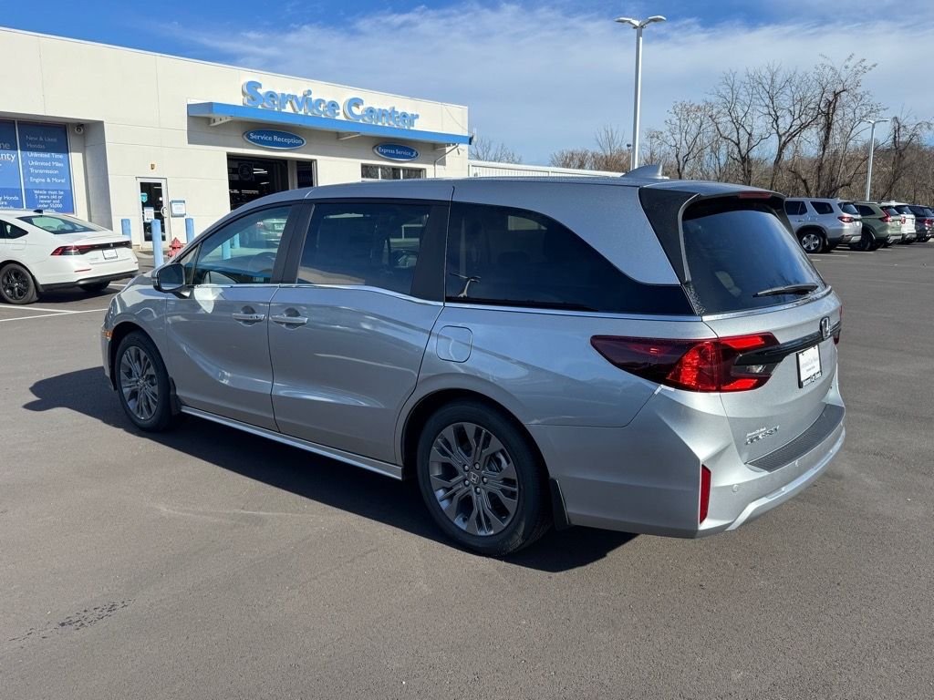 New 2026 Solar Silver Metallic Honda Touring image 3