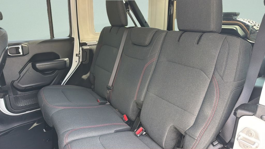 Used 2025 White Jeep Rubicon image 27