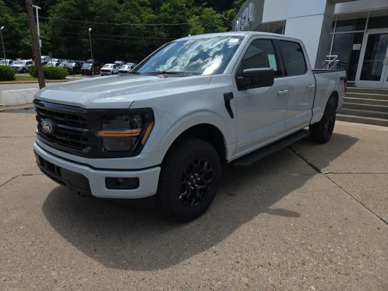New 2026 Oxford White Ford F-250® XL image 3