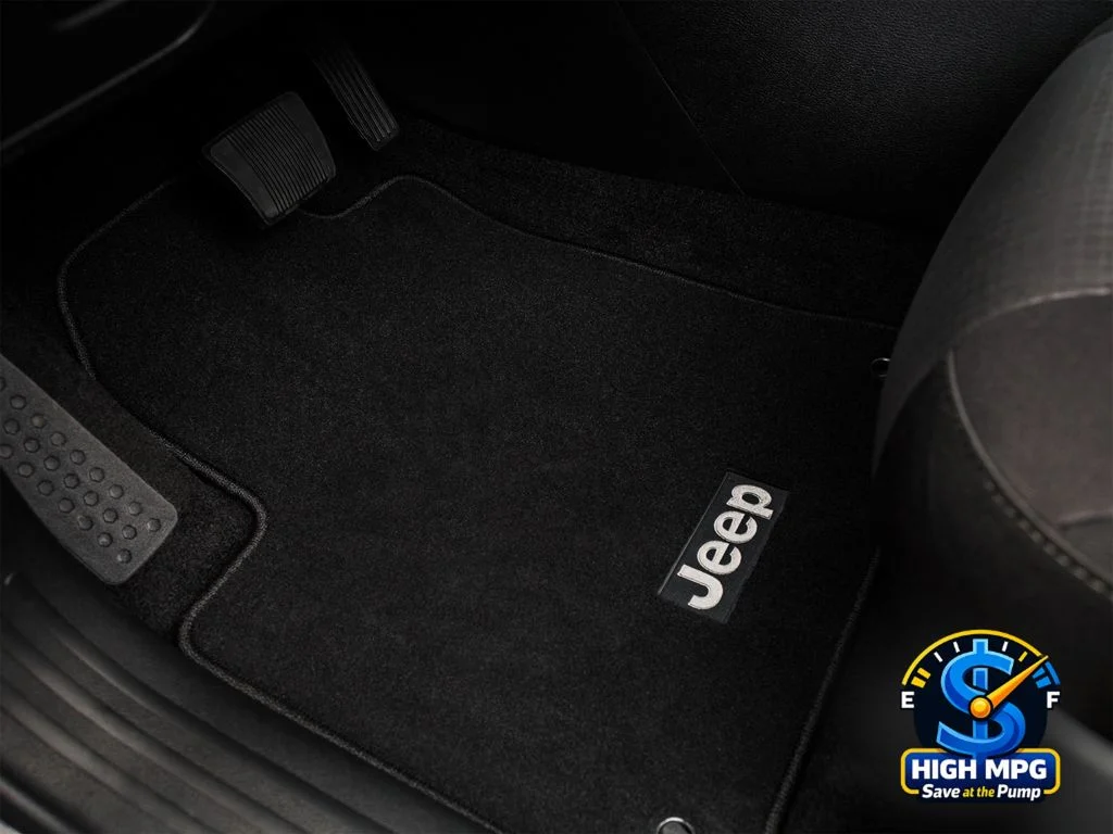 Used 2016 Black Jeep Latitude image 39