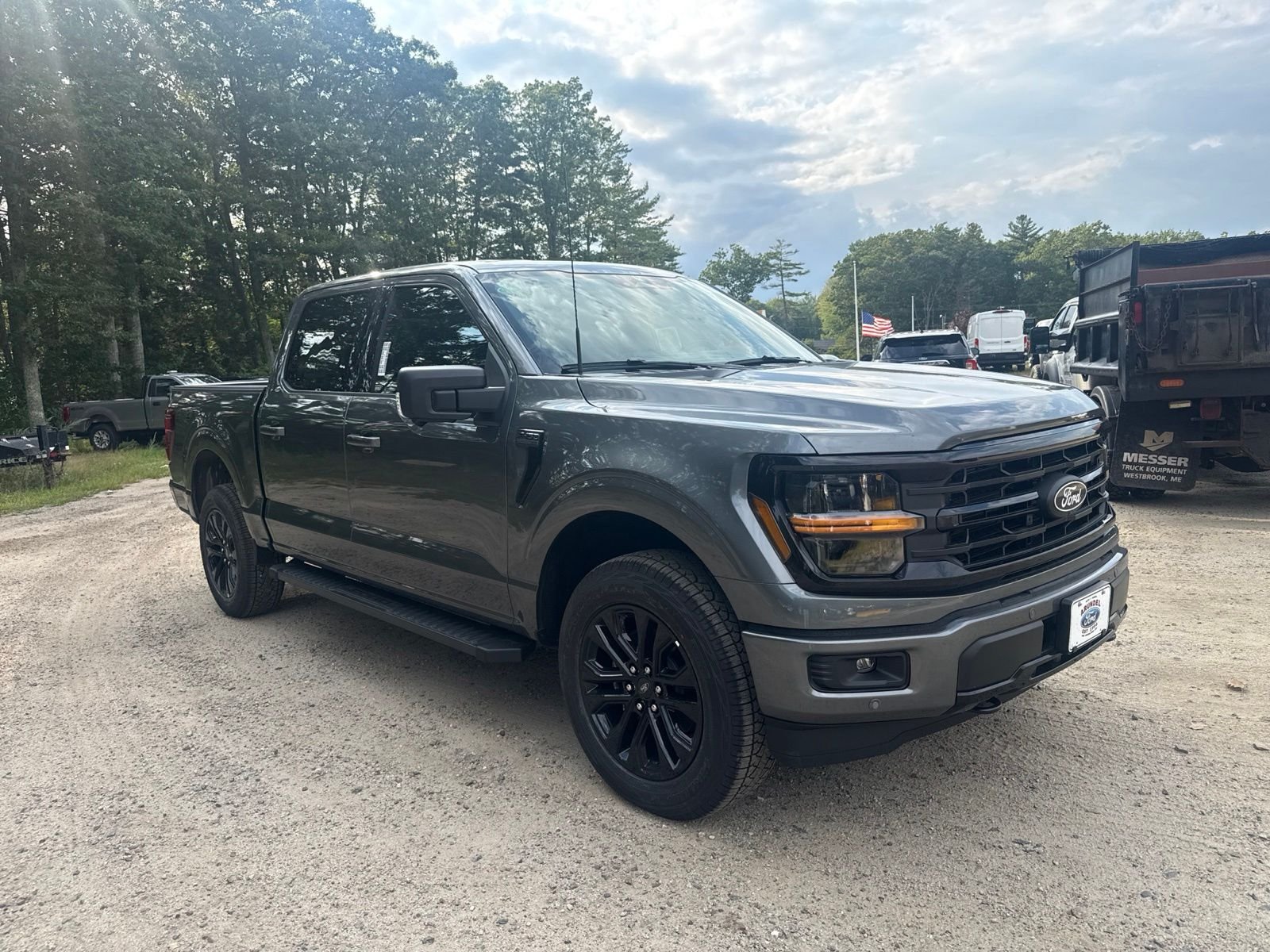 New 2026 Carbonized Gray Metallic Ford XLT image 8
