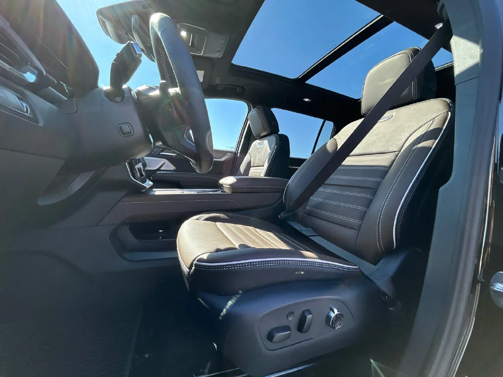 2027 GMC Acadia Denali Ultimate - Photo 16