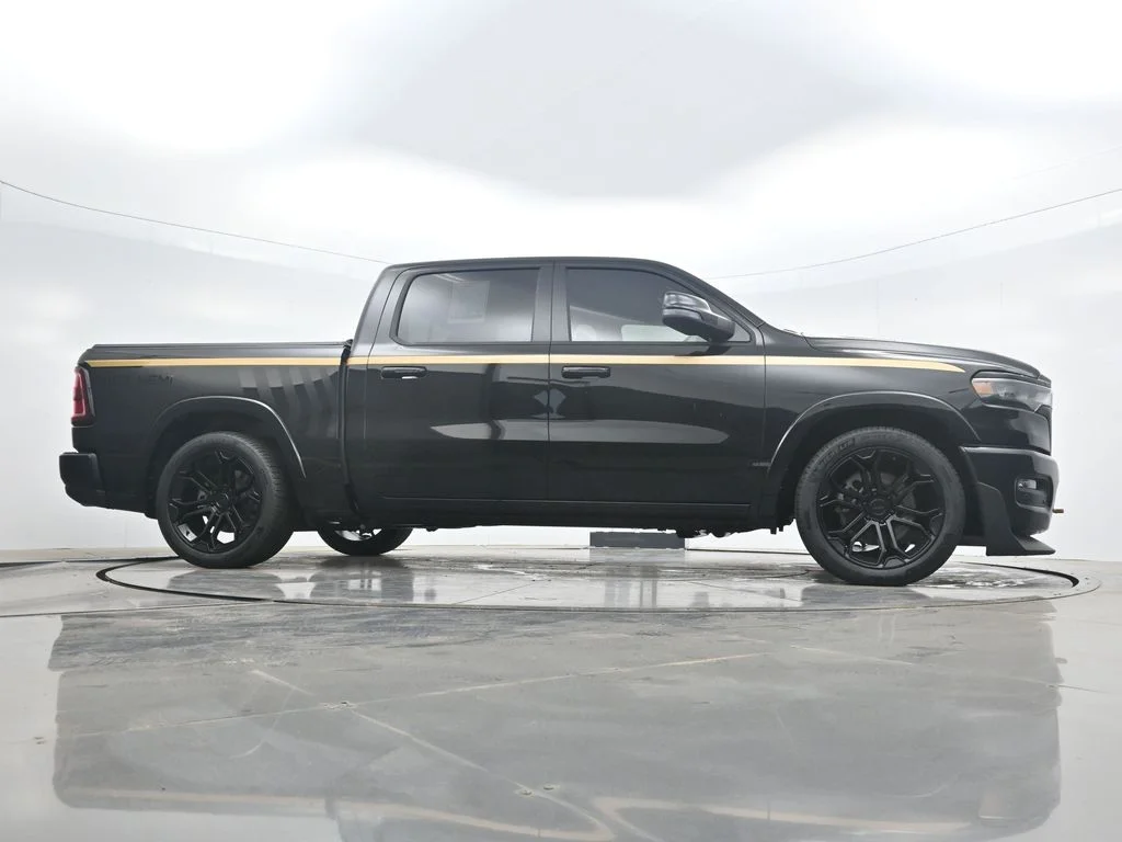 New 2026 Diamond Black Crystal Pearl-Coat Exterior Paint RAM Big Horn image 35