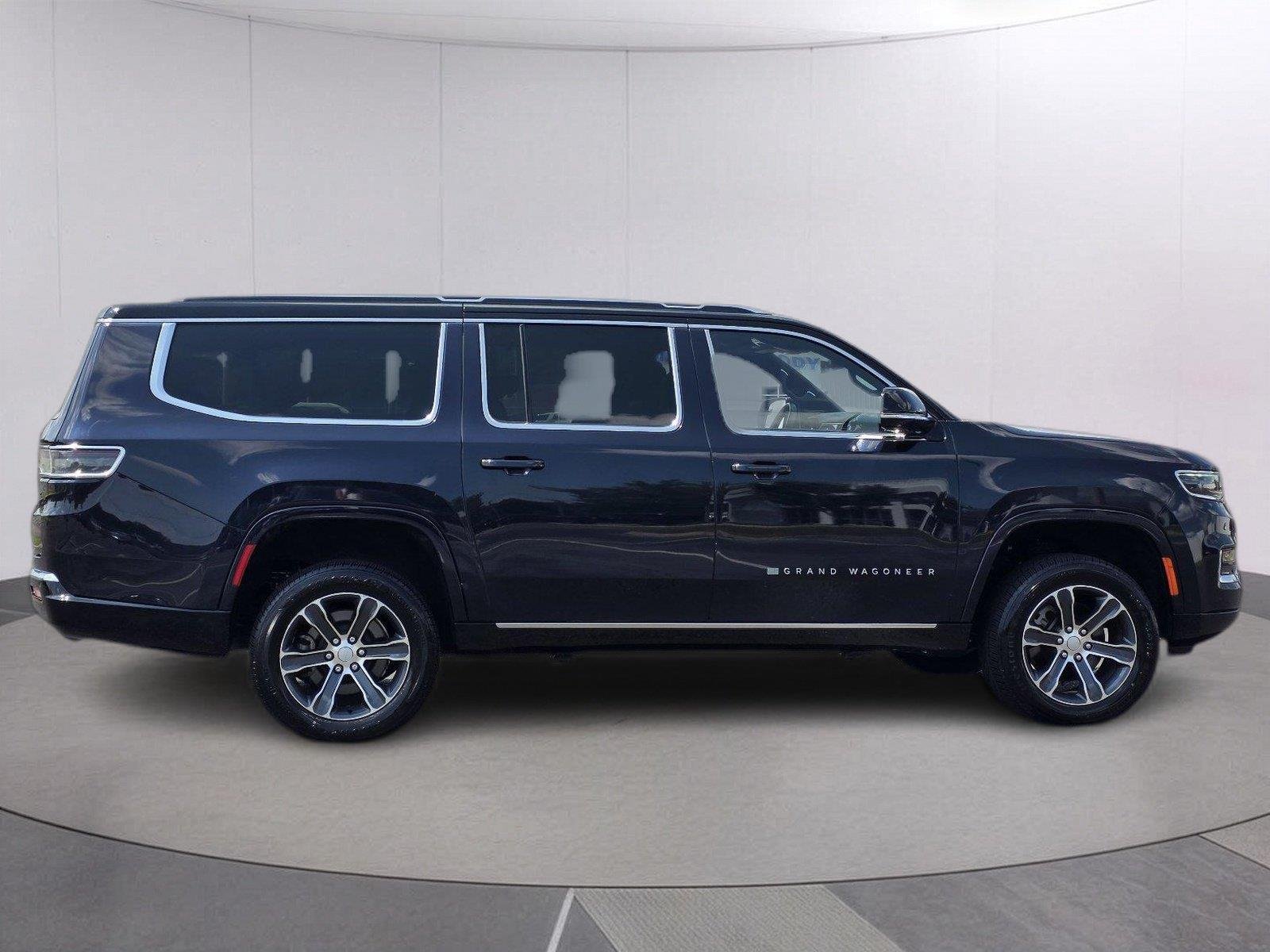 Used 2024 Midnight Sky Jeep 4x4 image 4
