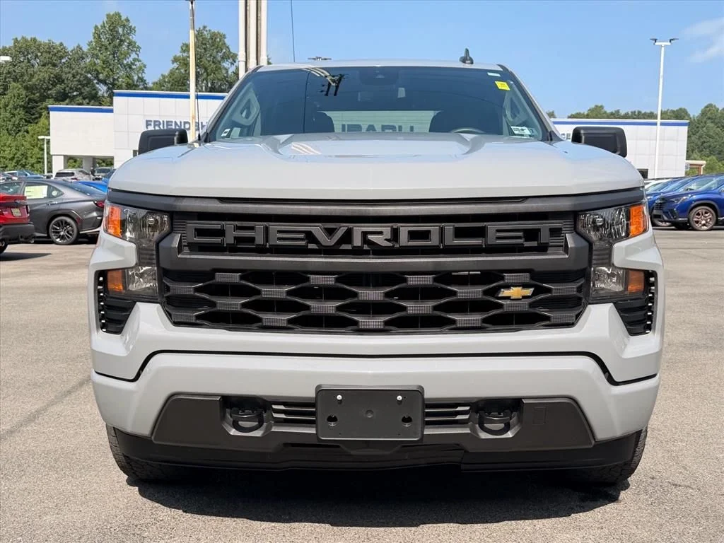 Used 2025 Gray Chevrolet Custom image 18