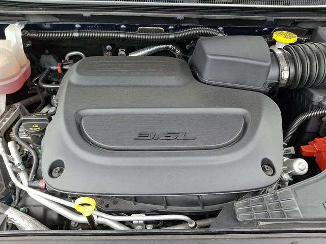 Used 2022 Blue Chrysler Limited image 29
