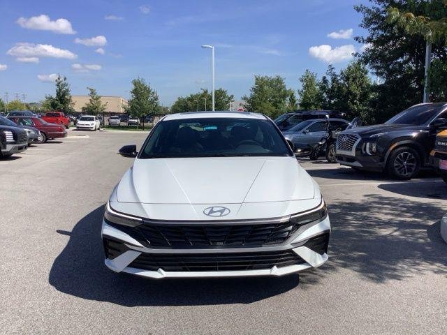 New 2026 White Hyundai SEL Sport image 2