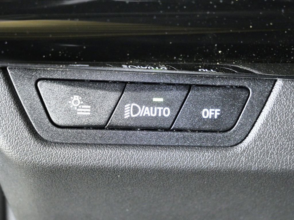 Used 2026 Jet Black BMW xDrive28i image 39