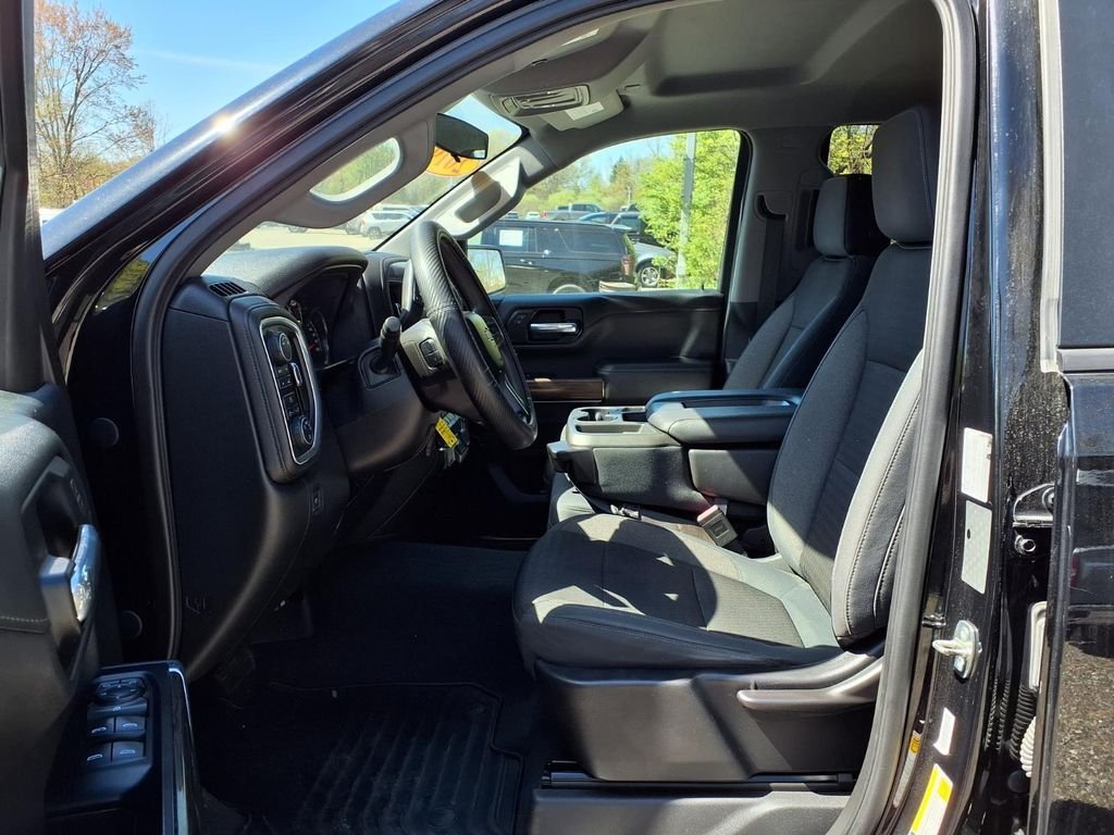 Used 2019 Black Chevrolet LT image 15