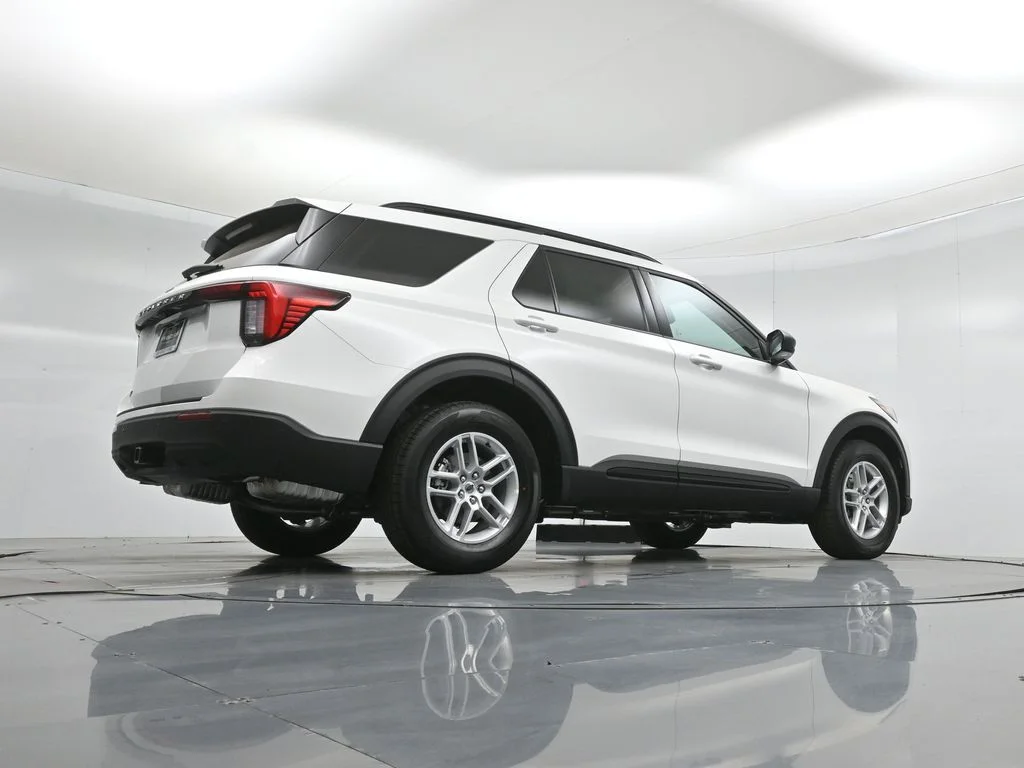 New 2026 Star White Metallic Tri-Coat Ford Active image 49