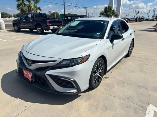 Used 2022 White Toyota SE image 3