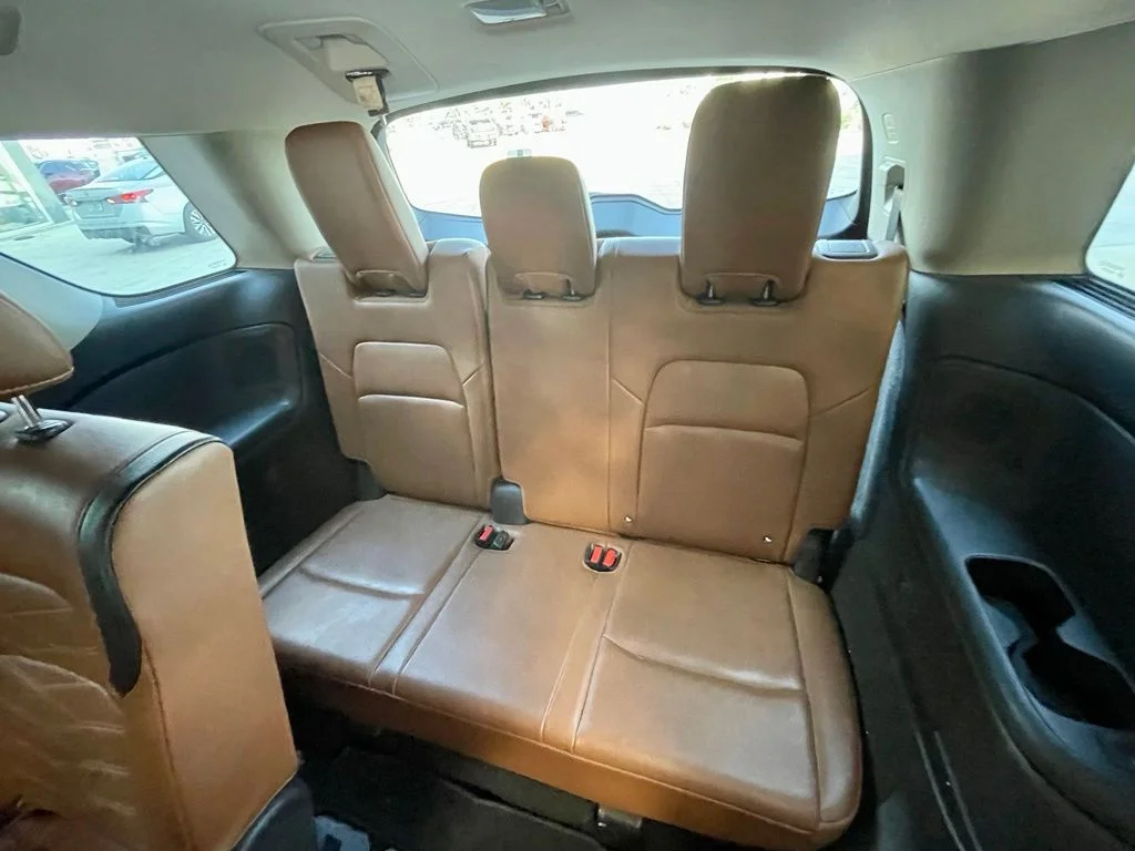 Used 2024 Gray Nissan Platinum image 19
