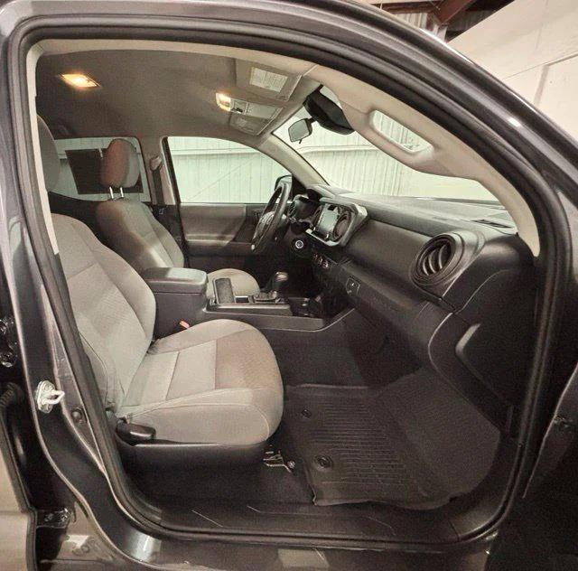 Used 2021 MAGNETIC GRAY MET. Toyota  image 18