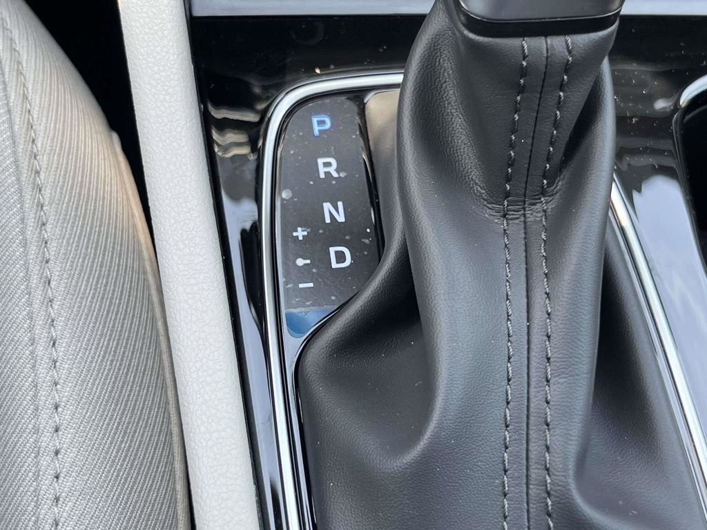 New 2026 Gray Hyundai SEL FWD image 17