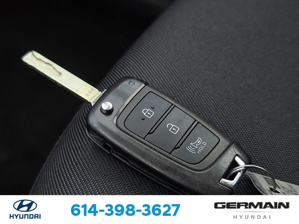 Used 2024 Black Hyundai SE image 35