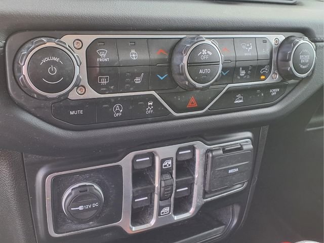 Used 2024 White Jeep Sahara image 21