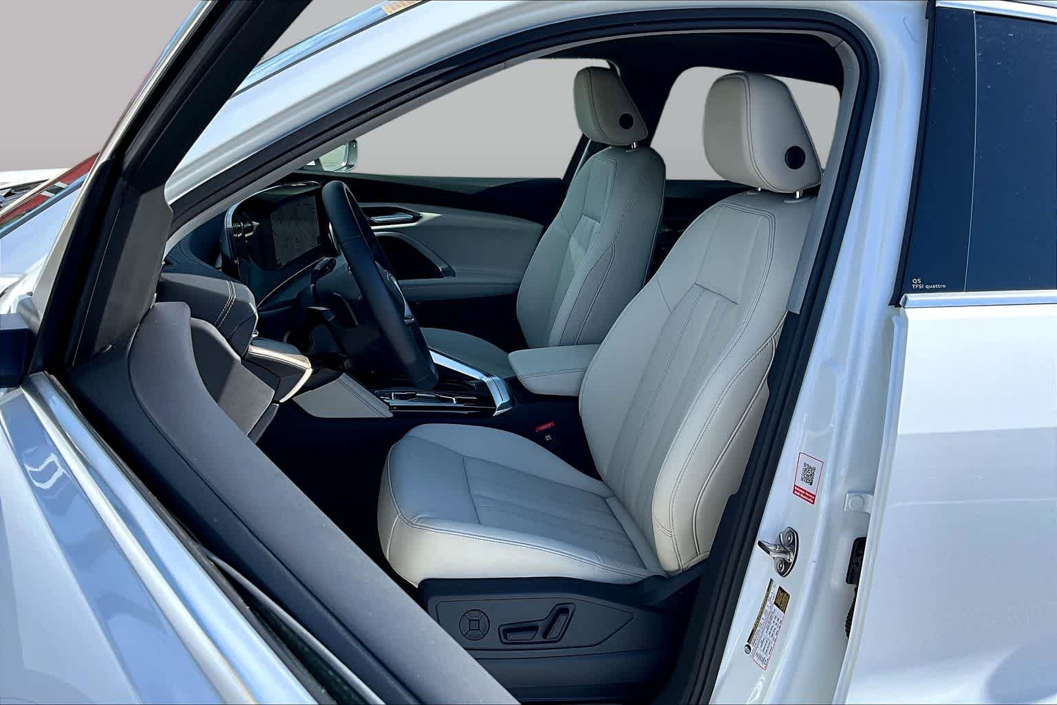 Used 2025 Arkona White Audi Premium image 8