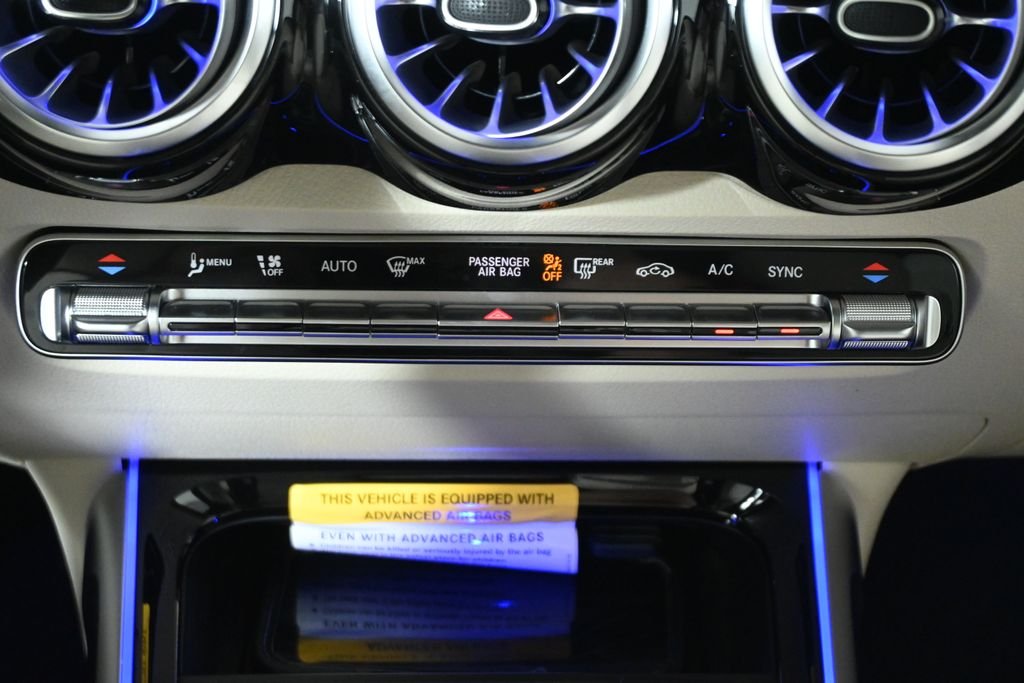 Used 2026 Polar White Mercedes-Benz GLB 250 image 21